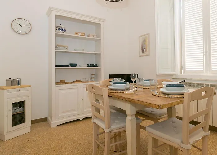 Brezza Marina 아파트 *